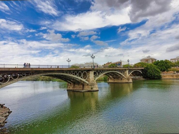 Loft Premium - Puente De Triana Apartment Севиля Екстериор снимка